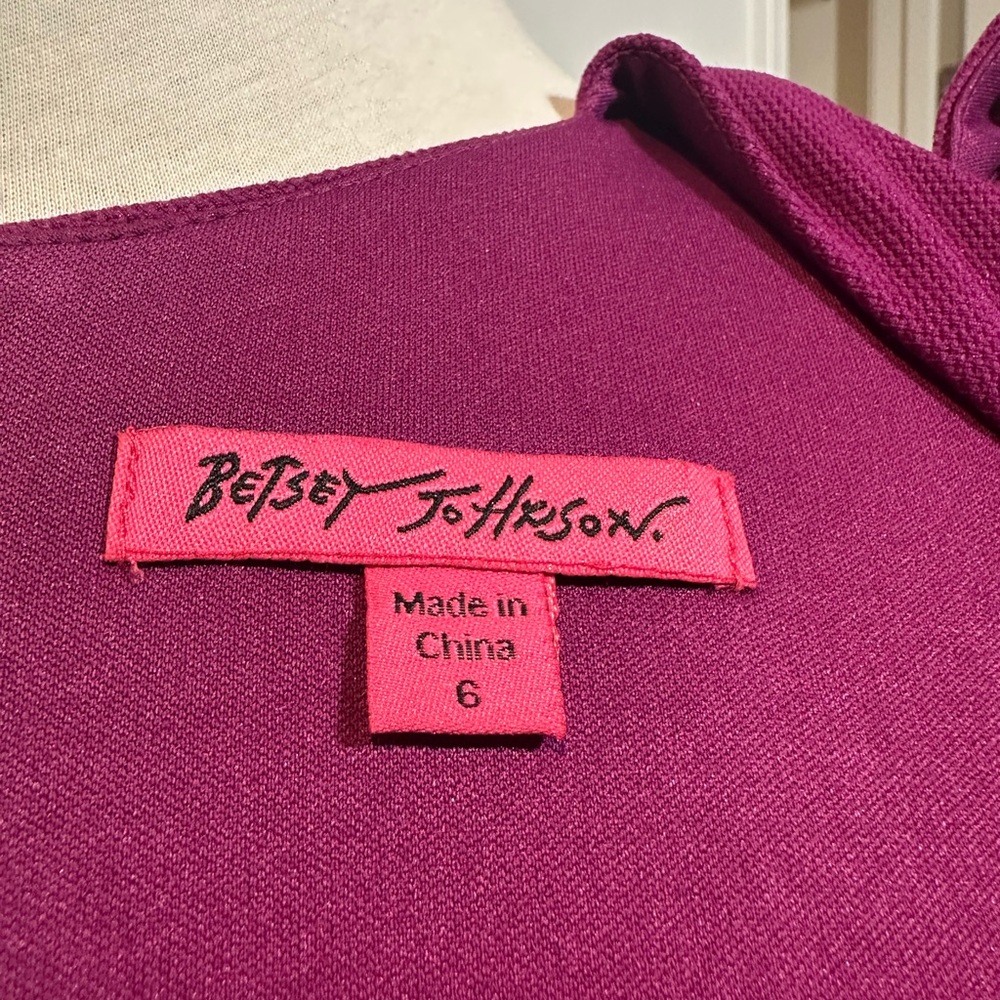 Betsey Johnson Magenta Cutout Fit & Flare Dress Size 6 Pockets Gold Zipper - Picture 5 of 12